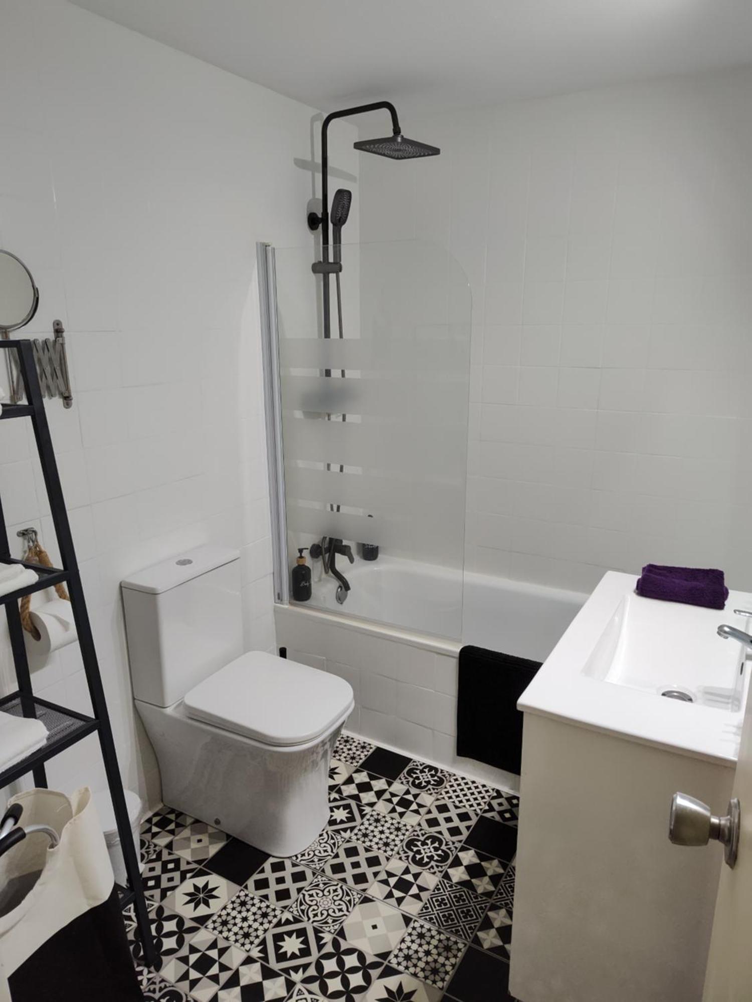 Apartamento Entero Con Desayuno Incluido Y Parking Gratuito, A 3 Km De Playa Con Aire Acondicionado Muskiz Bagian luar foto